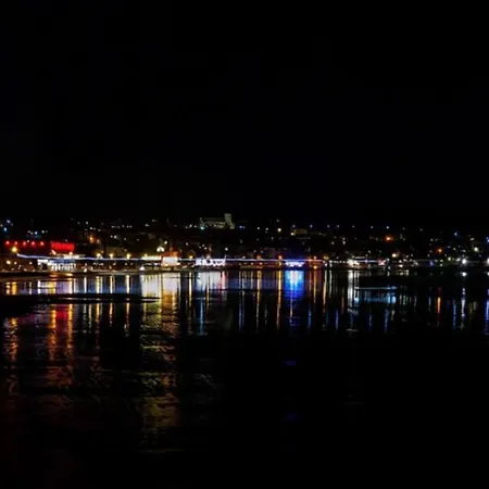 Rockpool's With Outside Area شقة *